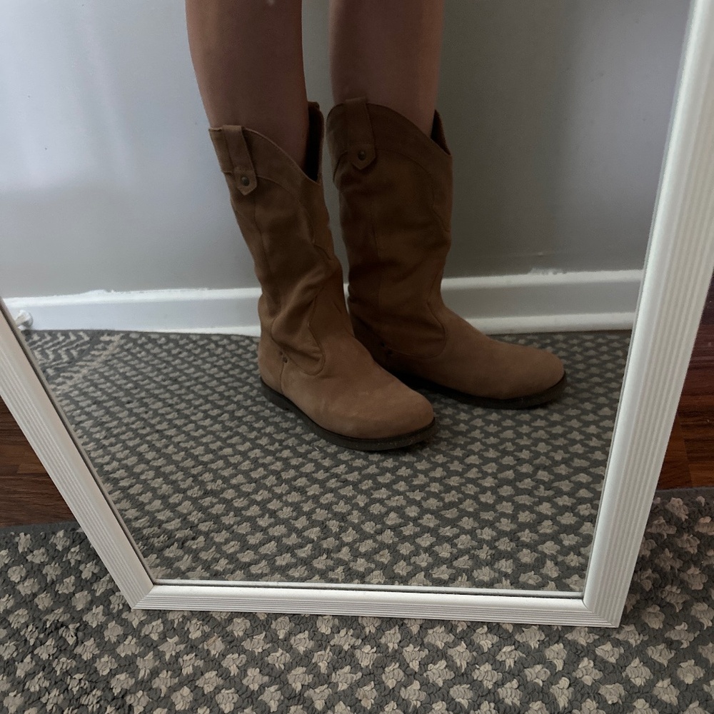 Women’s Size 8 emu premium Australian sheepskin boots